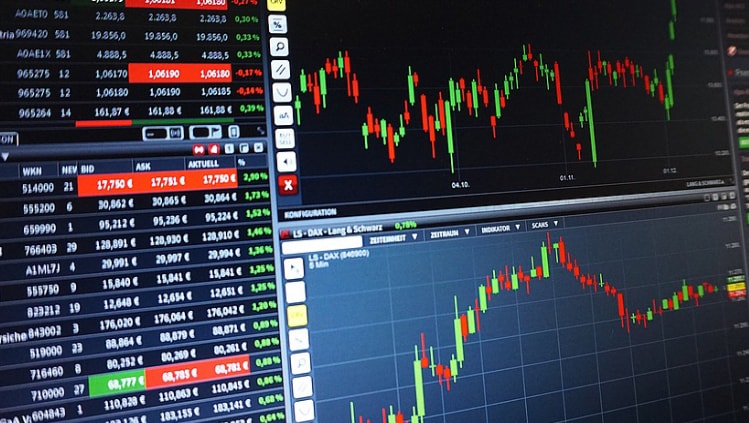 „Forex“ – tai didžiausia finansų rinka pasaulyje, kurios apyvartos dešimtis kartų viršija kitų rinkų apyvartas.